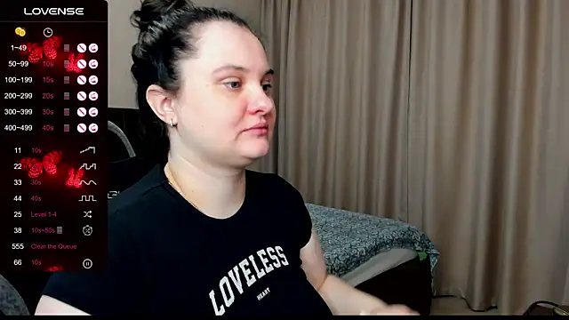 Snapshot of AlanaBrox chatting on 10-10-25, 01:39 AlanaBrox online show from 10-10-25, 01:39