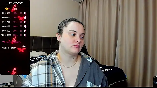 Snapshot of AlanaBrox chatting on 10-02-25, 09:18 AlanaBrox online show from 10-02-25, 09:18