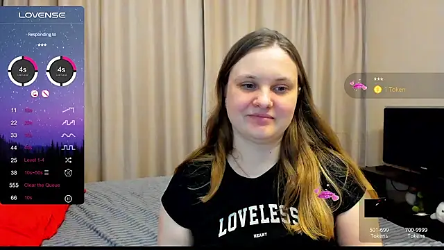 Snapshot of AlanaBrox chatting on 03-19-25, 06:01 AlanaBrox online show from 03-19-25, 06:01