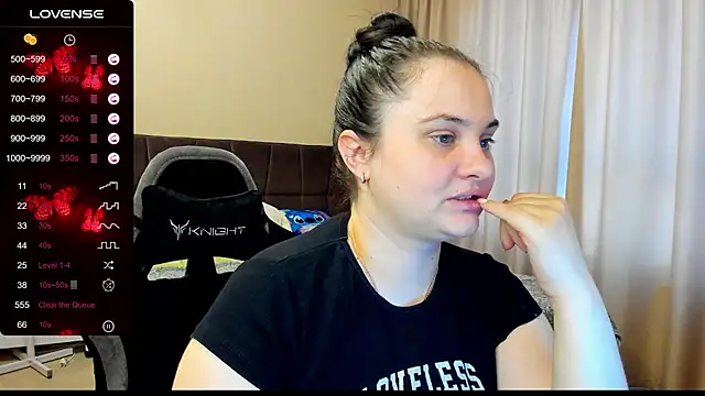 Snapshot of AlanaBrox chatting on 09-12-25, 01:00 AlanaBrox online show from 09-12-25, 01:00