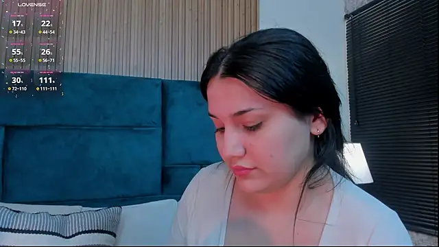 Snapshot of Kareena_chopra chatting on 06-30-26, 12:27 Kareena chopra online show from 06-30-26, 12:27