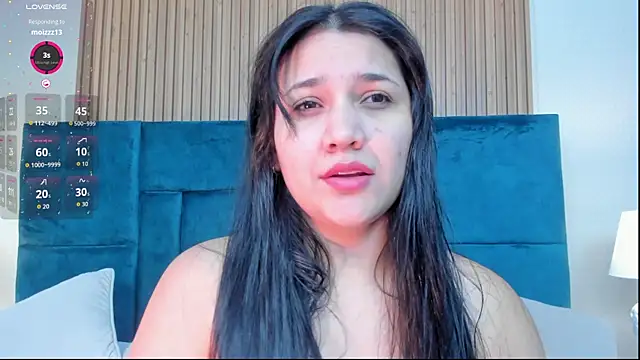 Snapshot of Kareena_chopra chatting on 06-23-26, 12:25 Kareena chopra online show from 06-23-26, 12:25