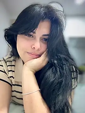 Alyaa s online show from 10-10-25, 01:28