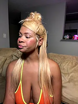 Snapshot of shawneebaby chatting on 09-29-25, 05:03 shawneebaby online show from 09-29-25, 05:03