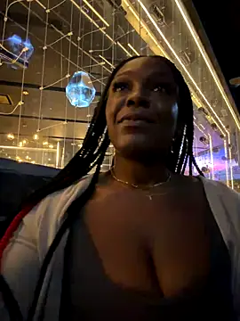 TilaTotti online show from 10-27-25, 06:03