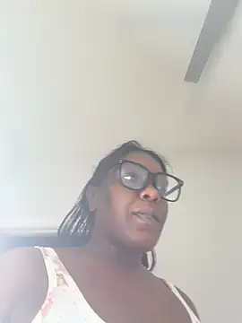 TilaTotti online show from 05-18-26, 01:17