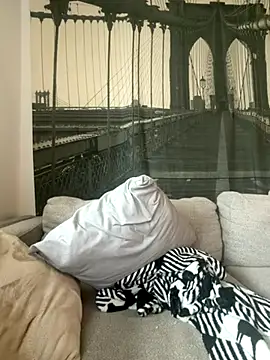 TilaTotti online show from 10-15-25, 04:37