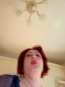 Snapshot of mom4you chatting on 02-08-26, 10:35 mom4you online show from 02-08-26, 10:35