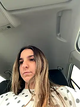 DoriDeluxe66 online show from 11-18-25, 10:18