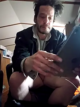 Snapshot of chosen923 chatting on 01-31-26, 07:56 chosen923 online show from 01-31-26, 07:56