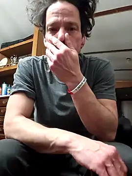 Snapshot of chosen923 chatting on 02-18-26, 04:54 chosen923 online show from 02-18-26, 04:54