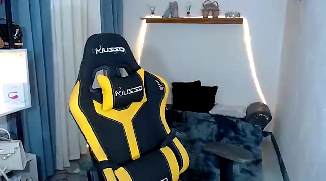 MarieLoveGlamorous online show from 12-19-24, 12:34