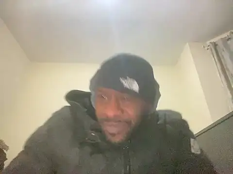 CuzzyB69 online show from 03-18-25, 07:33