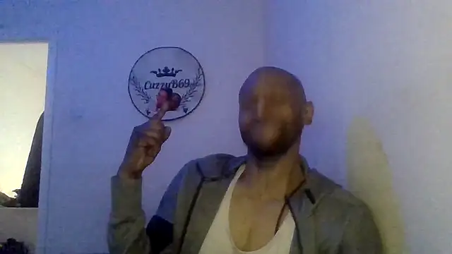 CuzzyB69 online show from 11-28-25, 08:36