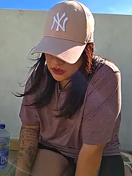 Snapshot of johanna974x chatting on 04-05-26, 02:57 johanna974x online show from 04-05-26, 02:57