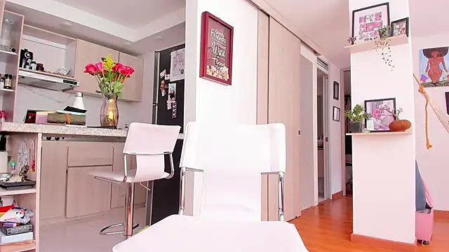 karlye 5 online show from 11-20-25, 02:07