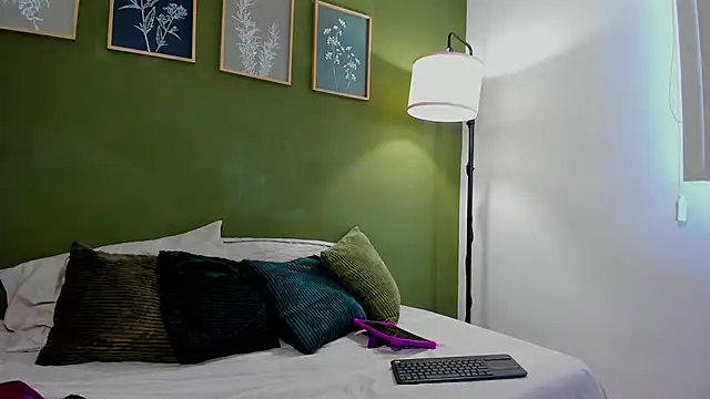 karlye 5 online show from 02-16-26, 01:43