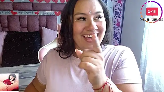 Snapshot of ValerieDiiamond chatting on 09-23-25, 04:14 ValerieDiiamond online show from 09-23-25, 04:14