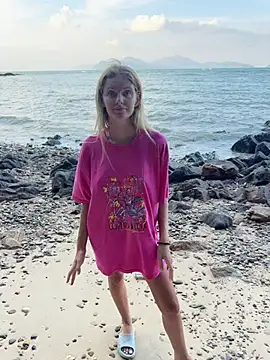 neighbours love online show from 01-09-26, 10:33