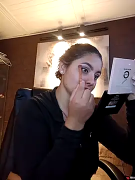 Emiily W online show from 10-24-25, 01:21