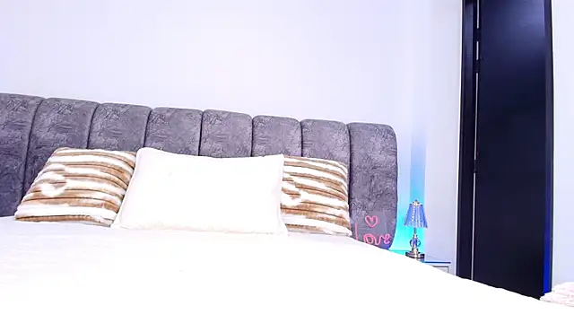 naia blessed online show from 11-21-25, 07:13