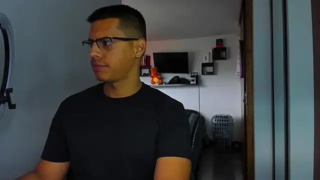 Snapshot of _John_Boy_ chatting on 02-18-26, 04:25 John Boy online show from 02-18-26, 04:25