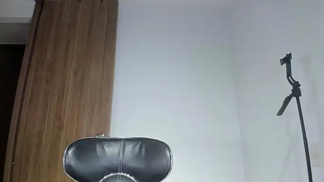 my lovely mia online show from 05-13-26, 07:54