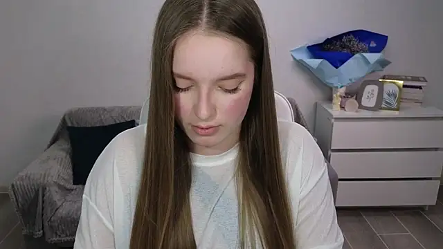 EvaMaddison online show from 12-17-25, 08:36