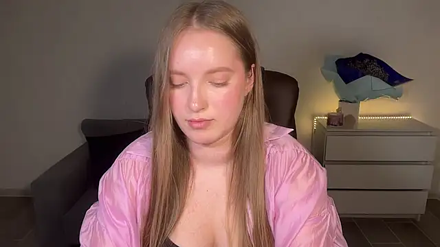 EvaMaddison online show from 07-10-26, 06:30
