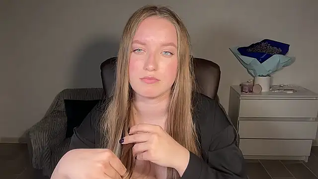 EvaMaddison online show from 04-21-26, 08:37