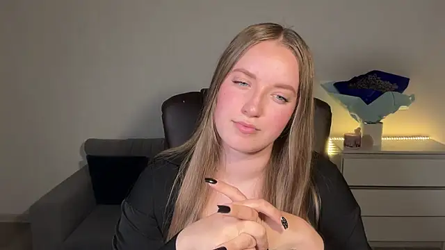 EvaMaddison online show from 06-12-26, 09:23