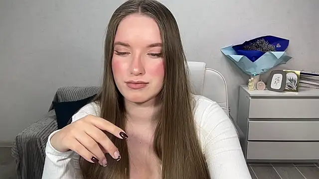 EvaMaddison online show from 11-16-25, 06:01