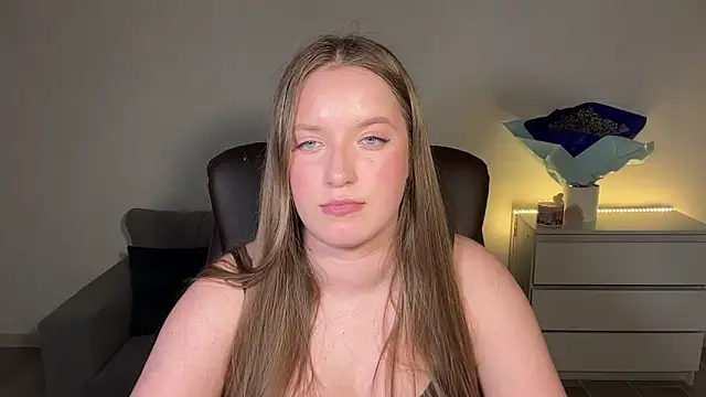 EvaMaddison online show from 05-18-26, 06:23