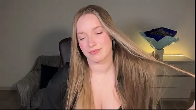 EvaMaddison online show from 05-11-26, 12:12