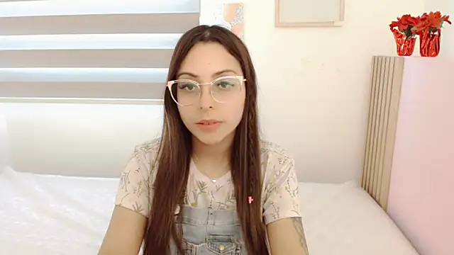 Snapshot of Elen__Sweet chatting on 03-06-25, 08:27 Elen  Sweet online show from 03-06-25, 08:27