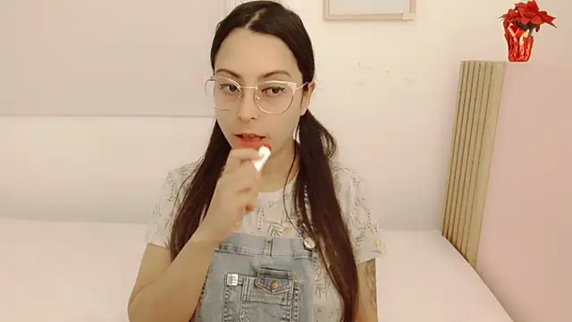 Snapshot of Elen__Sweet chatting on 10-19-25, 11:40 Elen  Sweet online show from 10-19-25, 11:40