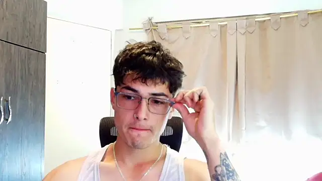 Snapshot of jimmy_class chatting on 02-05-26, 02:02 jimmy class online show from 02-05-26, 02:02