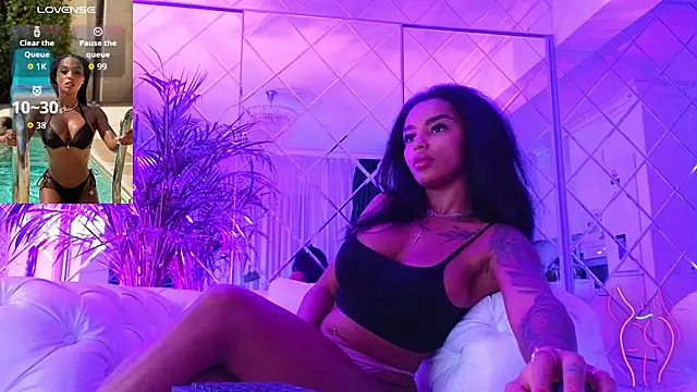 KimiBrown online show from 10-29-25, 04:55