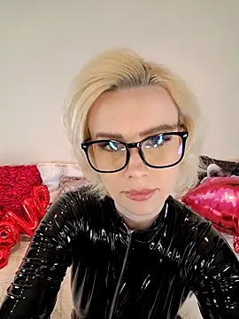 AureliaDoux online show from 02-12-25, 04:22