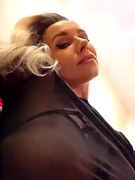 AureliaDoux online show from 02-25-26, 04:29