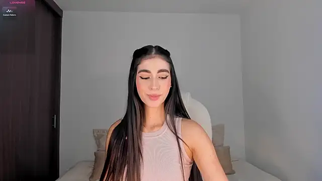 Snapshot of RebeccaBaxter chatting on 03-13-25, 10:21 RebeccaBaxter online show from 03-13-25, 10:21