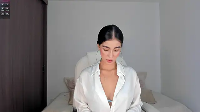 Snapshot of RebeccaBaxter chatting on 02-28-25, 06:09 RebeccaBaxter online show from 02-28-25, 06:09