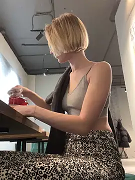 Feral berry 8133 online show from 12-25-24, 06:09