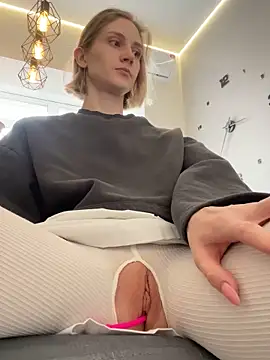 Feral berry 8133 online show from 02-25-25, 12:38