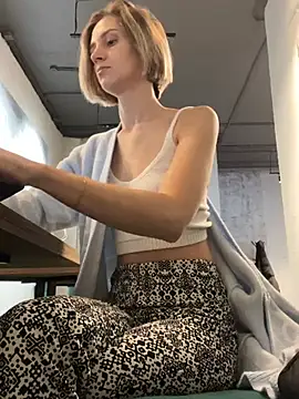 Feral berry 8133 online show from 01-07-25, 08:13