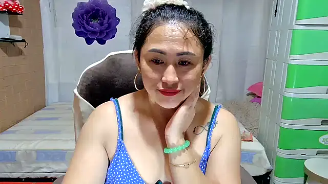 M e c e l online show from 05-13-26, 03:08