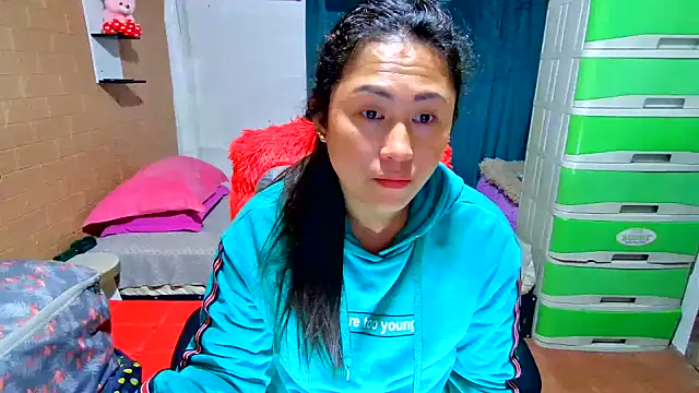 Snapshot of M_e_c_e_l chatting on 02-12-26, 12:32 M e c e l online show from 02-12-26, 12:32