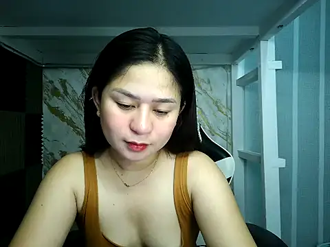 Mia 2022 online show from 10-06-25, 05:24