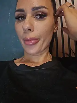 Lorettelorena online show from 06-27-26, 12:22