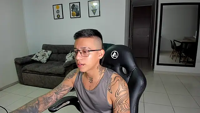 SIXXTOLOVE18 online show from 09-09-25, 04:33